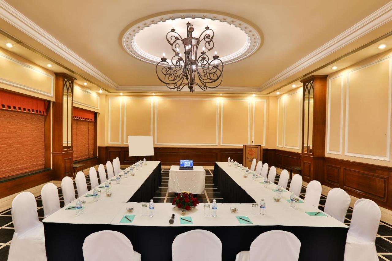 Sun-N-Sand Suites, Shirdi Luaran gambar
